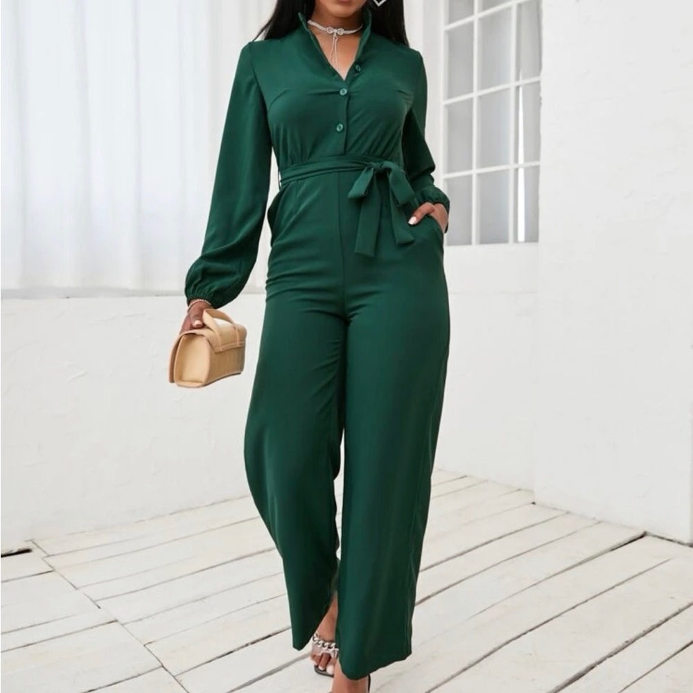 Button front slanted pocket belted jumpsuit. Dark green. Size L (8/10)